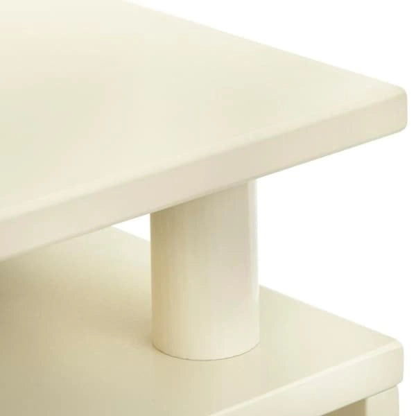 Table d'appoint du milieu du siècle avec étagère ouverte et pieds effilés