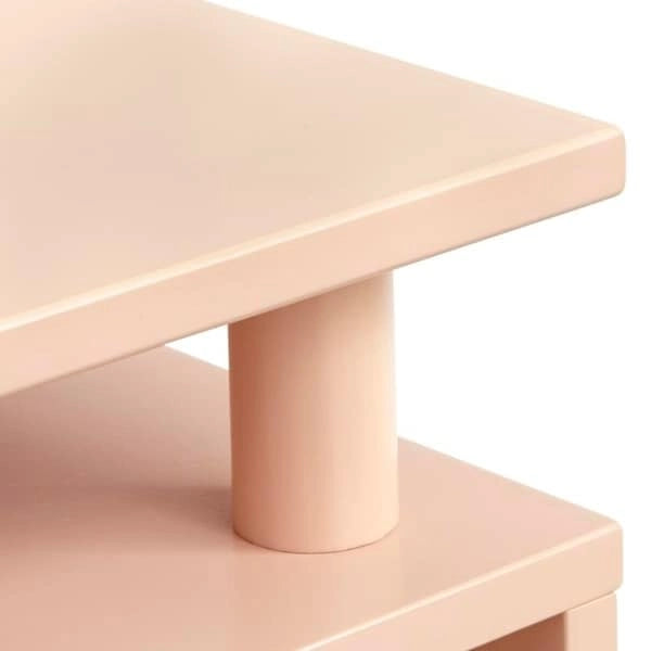 Table d'appoint du milieu du siècle avec étagère ouverte et pieds effilés
