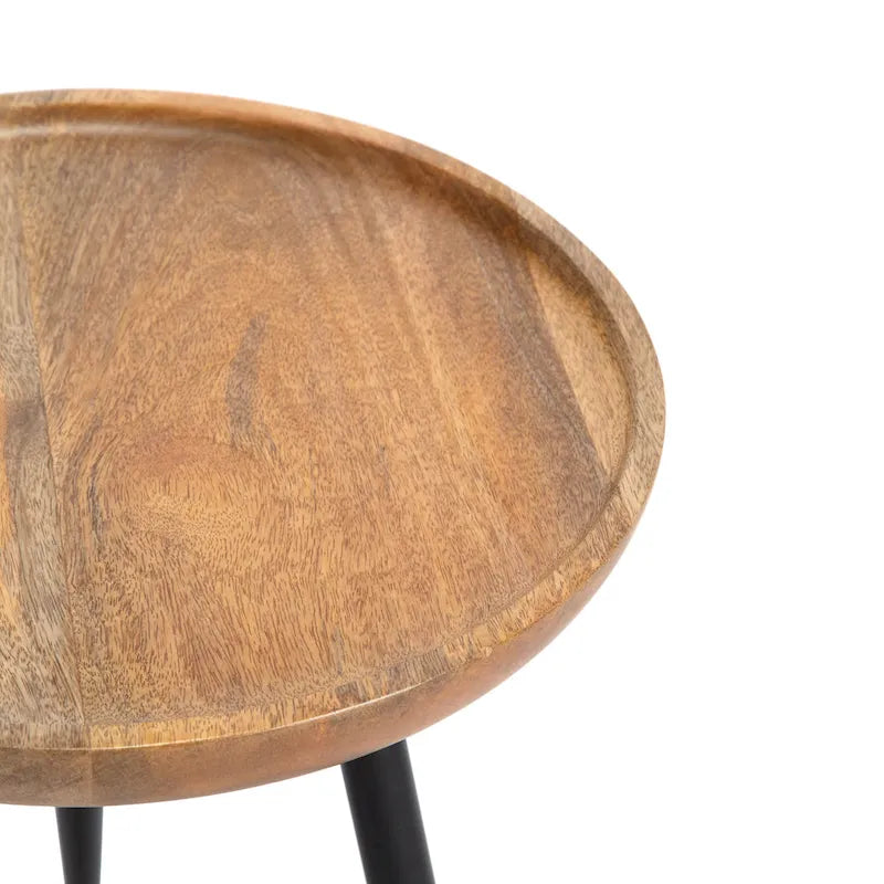 Table d'appoint ronde en manguier massif avec pieds coniques en métal noir, couleur naturelle
