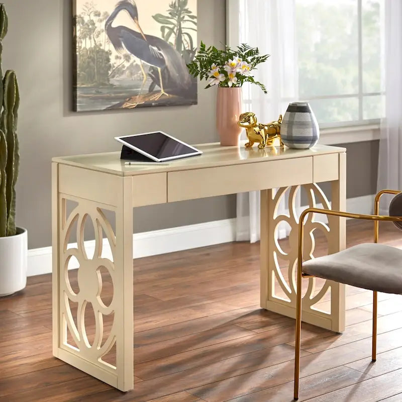 Bureau ancien en bois blanc avec pieds à découpes géométriques florales et tiroir