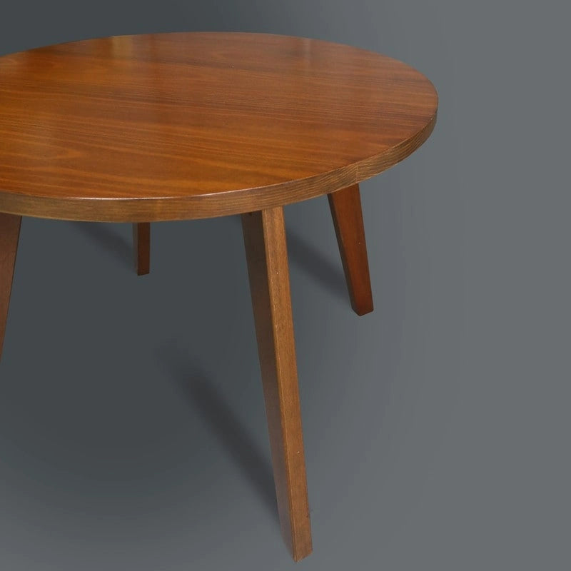 Table ronde en bois massif avec finition grain de bois naturel