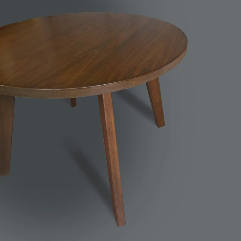 Table ronde en bois massif avec finition grain de bois naturel